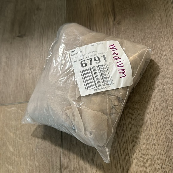 NWT! Anthropologie Let Me Be Embellished Hanky Hem Top - Size Medium 💎 - Picture 6 of 7